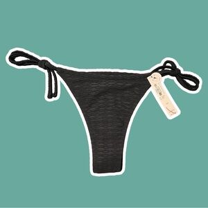 VS string thong bikini